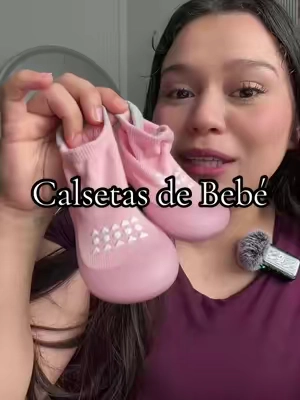 Éstas son las casetitas está usando mi bebé ahorita que está empezando a caminar #calsetasparabebe 