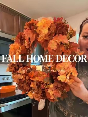 🍁🍂 Fall hydrangea wreath. Are you kidding me? There’s not a whole ton of them left in stock though 👀 ##fallhomedecor##fallaesthetic##fallflorals##tiktokshopsummersale##falldecor