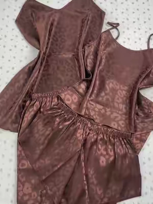 Women's 4-Piece Pajama Set!!So compy!!#pajamaset #sleepwear #comfortable #leopardprint #fashion #spotlightfinds #summerwins #dealsforyoudays 