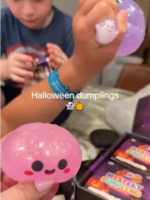 The cutest Halloween squishy dumplings 🎃👻 #dumplings #squishydumplings #halloween #mysterydumpling #halloweendumpling 