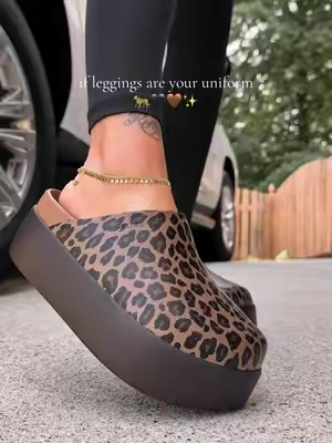 leopard matches everything 🐆✨ #crocs #leopardprint #crocsdylanclog #platformclog 
