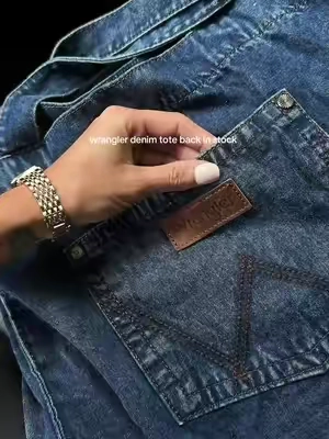 Reminds me of of a 90s tote 💙Denim on denim forever #wrangler #denimtote #countrystyle #westernvibes #denimbag