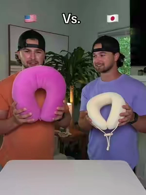 Mello/ AVIO Neck Pillow ☁️✈️