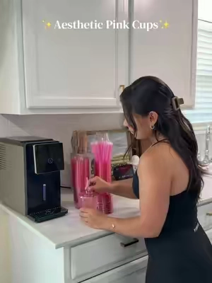 Obsessed with the cutesey pink cups 🤭💗✨ #pinkcups #disposablecups #girlsoftiktok #spotlightfinds #tiktokshopsummersale 