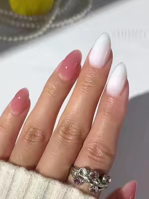 Who needs a salon when your DIY kit does THIS? 👀💅#diynailsathome #uvnails #nailideas #gelxnails #nailtutorials 