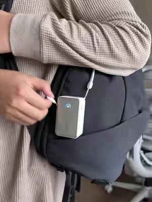 The power bank I’d actually keep in my bag every day#anker #powerbank #travelessentials #charging #TikTokshopbacktoschool 