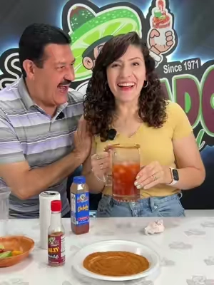 ¡Es viernes y el cuerpo lo sabe! 🎉 #findesemana #michelada #srmichelado #fiesta #rgv956 