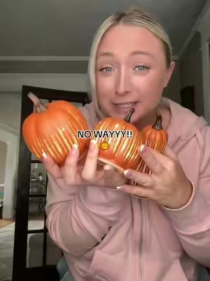 OBSESSED with these minis!!! #fall #falldecor #pumpkindecor #pumpkins 