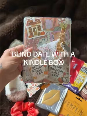 This is what unboxing pure joy looks like 😭✨🤍 #blinddatewithabook #blinddatewithakindle #boobasketideas #kindleaccesories #BookTok 