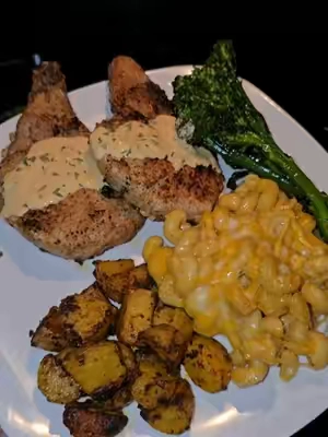 #tinismacncheese #plates 