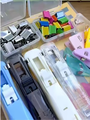 On sale and free shipping?A really handy product that can simplify your life and save your money.🔥#rarler #RarlerZipClip #office #staple #pushclip #PaperClamp #foryoupage #spotlightfinds #teachersoftiktok #WeeklyDeals #backtoschoolshopping #summerfinds 