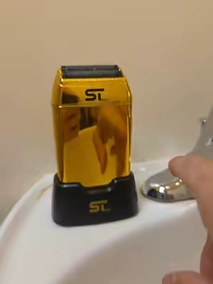 Supreme Trimmer pro.  A shaver that wont irritate your skin, or cut you up but  does a nice job in one pass especially if you shave everyday or every other day! #shaver #supremetrimmer #electricshaver #mensgrooming #shaving 