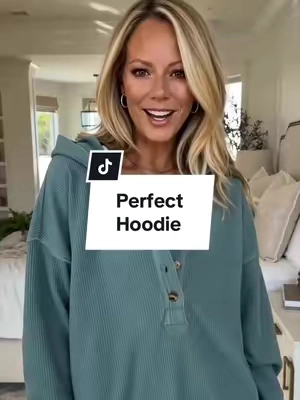 I’m loving this hoodie. #oversized#hoodie #ladiesfashion #falloutfits ##falloutfits 