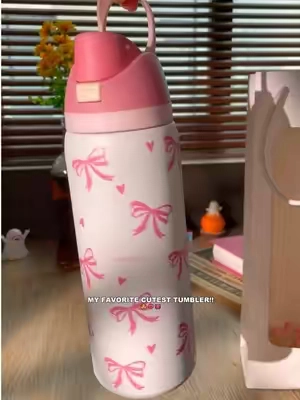 Super cute! 🥰 #bows  #pinkbows #watercup#pinklover#bowgirly