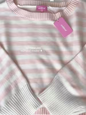 it’s so softt ♡ #edikted #oversizedsweater #knitsweater #stripes #back2school 