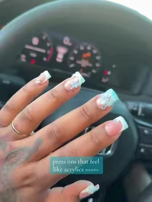 cheap asf & strooonggg lasts me 3 weeks minimum!!! #presons #pressonnails #pressonsets #pressonnailset #pressonnailbusiness 