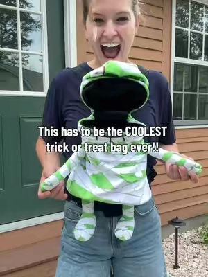 This is such a fun treat or treating bag! He talks, he sings, his mouth opens and closes…LOVE IT! It already sold out once so don’t wait!  #trickortreat #halloween #trickortreating #halloweenseason #momfinds @QVC, Inc 