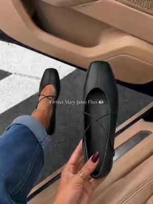 Love this polished flat mary janes,feels amazing on feet #maryjanes #maryjaneshoes #flatshoes #tiktokshopbacktoschool #SohoChic 