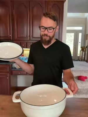 #kitchenmusthaves #kitchenessentials #castiron #dutchoven 