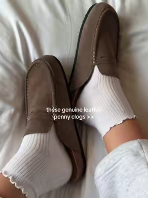 my everyday shoe this fall ✨🍁 #clogs #fallfashion #fallshoes #fallaesthetic #leatherclogs 
