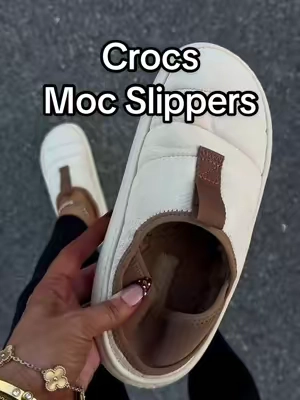 Not the pan Dulce crocs haha but seriously I love these 🤎🧸 #crocs #crocsslippers #crocsvegansuede @Crocs 