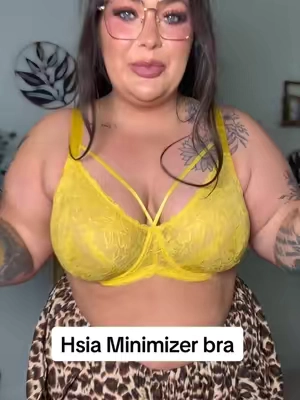 Stunning, comfortable, & minimizing ! Wearing the 44DD. 💛 @Hsia-Bras #hsia #bras #bra #minimizerbra #plussizefashion 