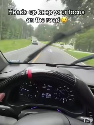 Best headsupdisplay on the market to drive safer #headsupdisplay #car #carsoftiktok #caraccessories #tiktokshop 