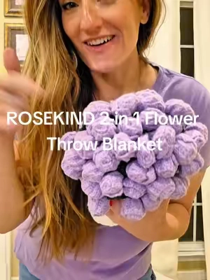 A cozy knitted throw blanket that folds into a beautiful crochet-style flower bouquet, making it a unique and practical gift for any special occasion. #FlowerBlanket #ThrowBlanket #GiftIdeas #HomeDecor #knitblanket @ROSEKIND HOME 