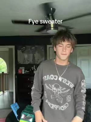 So hard #tiktokshop #fashiontiktok #fashion #sweater #tillys 