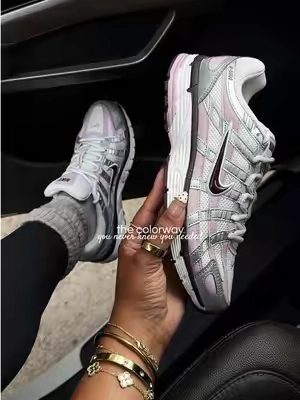 The cool girl colorway 💕 #nikep6000 #flykicks #nikesneakers #sneakergirl @Fly Kicks 