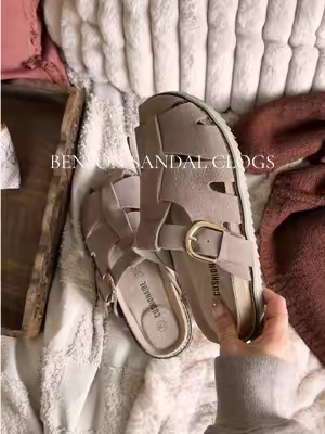 I LOVE them!!! 🍂🤎 @Cushionaire #cushionaire #fishermansandals #clogs #sandalclogs #womensclogs 