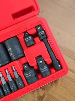 32-piece Torx & E-Torx socket set with sizes T8–T70 and E4–E24, designed for mechanics, automotive repair, and professional garage use. Heavy-duty chrome vanadium and S2 steel construction with impact adapters and laser-etched markings for reliable performance. #torxbits #puntas #impactdriver #garagetools #mechanictools 
