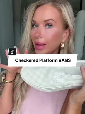 The perfect neutral color!!! @vans #VANS #platformvans #sliponshoes #shoes #vansshoes 