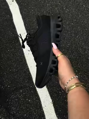 My opinion has changed on these On Cloud X 5s 🖤👟 These sneakers have changed my life #fyp #ttsneakerweek #blowthisup #oncloud #blacksneaker 
