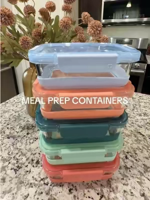 Meal prep just got a whole lot easier. 🥗✨ You get 5 glass containers with leak-proof locking lids, protective silicone sleeves for extra grip, and glass that won’t stain or hold onto food smells. And honestly… the price makes it even better. #mealprep #glasscontainers #mealprepideas #kitchenfinds