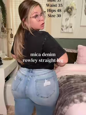 @Wild Oak Boutique #micajeans #apronbelly #curvyfashion #tiktokshopcreatorpicks 