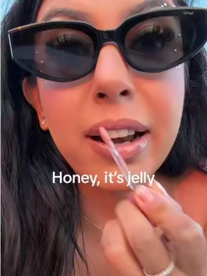 Thank me later 🥰 honey, it’s jelly 🥰 #nyxcosmetics #lipgloss #lipglosses #lippies 