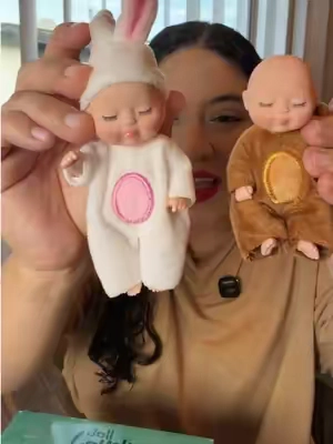 Una colección de mini muñecas con acabados detallados y disfraces temáticos. Ideales para regalar, coleccionar y presentación lista para obsequiar. #RegalosParaNiñas #Muñecas #Coleccionables #JuguetesInfantiles #TikTokShopCreatorPicks