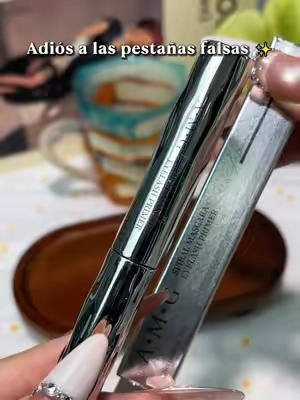 En 2026 oficialmente dejamos atrás las pestañas falsas ✨ Este rímel hace que tus pestañas naturales parezcan extensiones, alargando cada pestaña con fibras ligeras para lograr una mirada más grande y definida.🛑🛑👇#Maquillaje #Belleza #Pestañas #Rimel #PestañasLargas 