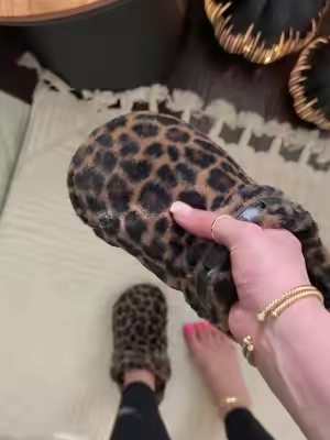 🐆✨🍂 #crocs #crocsnewarrivals 