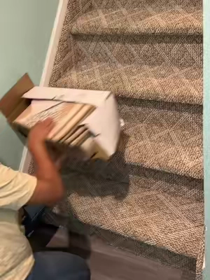 Para las gradas de tu casa si es de alfombra o de piso 