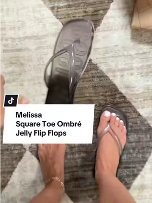 Love these- wide foot friendly 😍🖤 @Melissa Official #melissashoes #jellyshoes #jellyflipflops 
