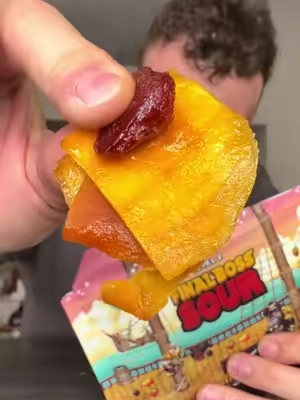They put both fruits together and made them sour 😳 #sourfruit #sourcandy #sour #TikTokshopbacktoschool #backtoschool 