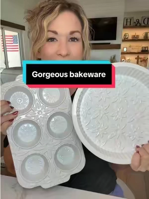Gorgeous bakeware by Sandra Lee for an incredible clearance price!! #bakeware #muffins #pie #baking #kitchenfinds @QVC, Inc 