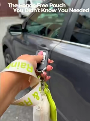 Stay hands-free while keeping your cards, keys, and everyday essentials right by your side. Small, lightweight, and made to go wherever you do. 🤍 #TikTokShop #HandsFree #EverydayEssentials #BagTok #irisandrainbow 