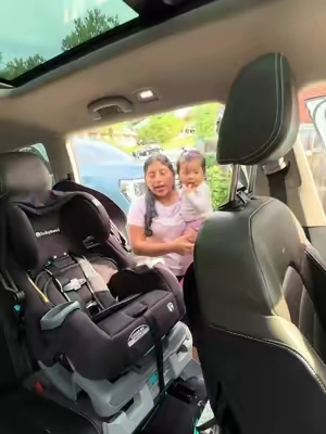 Está silla es para bebés y también para niños grandes! #family 