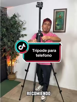 Grabar solo se vuelve mucho más fácil con un buen trípode. Lo ajustas a la altura que necesitas, colocas tu celular o cámara y listo 🎥👌 #tripode #tripodeparacelular #creadoresdecontenido #grabarvideos #soporteparatelefono 