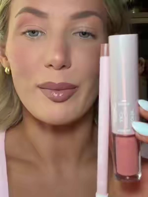 Besties I am SHOCKED this one is still in stock😳 Sooo freaking JUICY and these shades are so flattering on so many skin tones🫰🏼🫰🏼 @tarte cosmetics #tartecosmetics #lipcombo #tiktokshopcosmetics #ttsbeautybesties #tiktokshopsummersale 