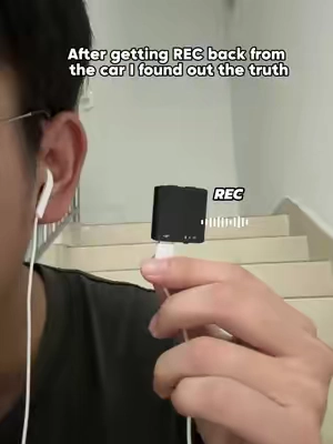 Mini Magnetic Voice Recorder One-Touch Recording ,HD Noise Reduction, Long Battery ,Large Storage , Include OTG Adapter ,Lightweight 9.7g 