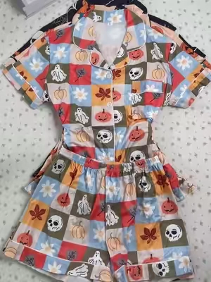 OMG!! They are sooooo cute> ›Ghost Print Pajama Set is perfect for cozy moments at home! 👻🎃#comfortable  #ghost #halloweenpjs #pajama #pajamas #pajamaset #pieceset #foryou #nightwear #pis #sleepwear #halloween 